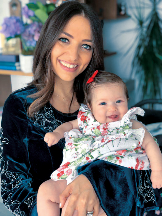 Raquel_and_Mother_Becky_Zonana